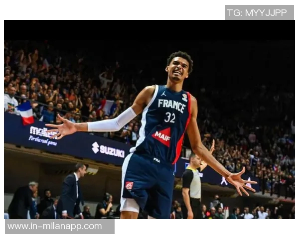 博班自曝身高2米24却仍需仰望文班亚马名记透露其身高接近2米31